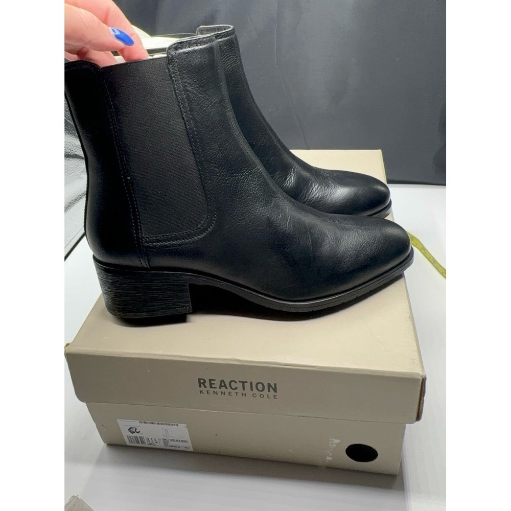 NEW Women's size 8.5 Kenneth Cole Reaction black leather boots.